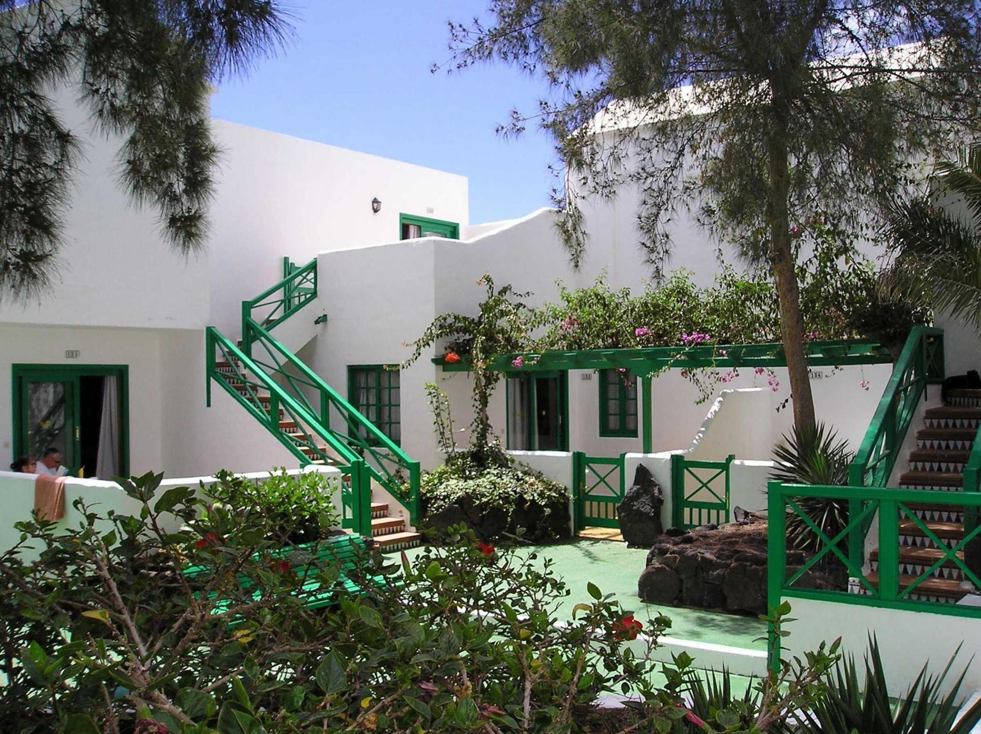 Apartamentos Celeste Costa Teguise Exterior photo