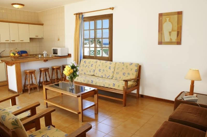 Apartamentos Celeste Costa Teguise Exterior photo